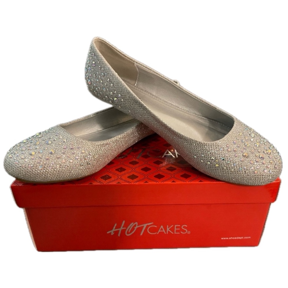 NIB - Silver rhinestone sparkle Orleans flats by Hotcakes - sz 8